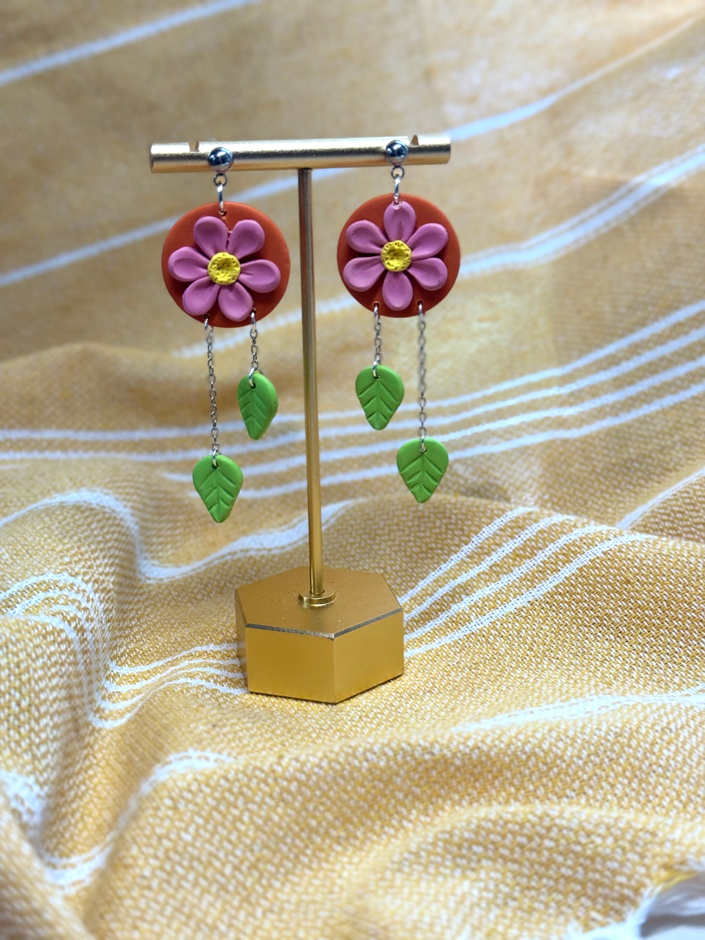 *NEW* SUMMER BOTANICALS | Daisy Leaf Dangles