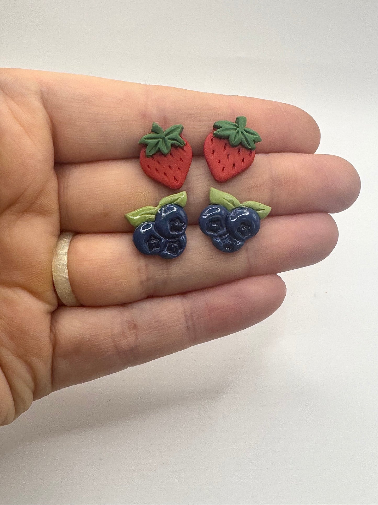 Berry Studs