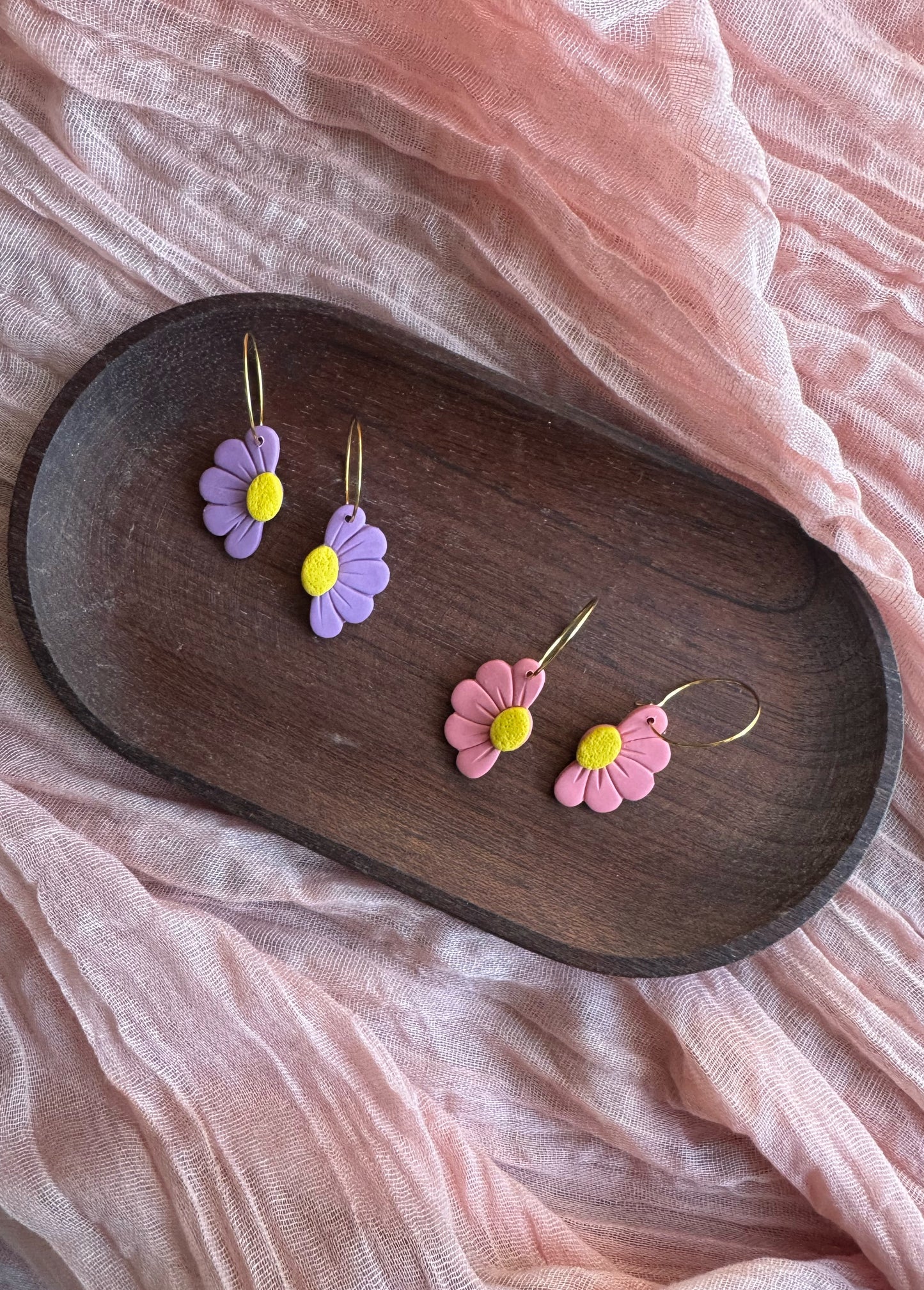 *NEW* SPRING | Half Daisy Hoops (pink)