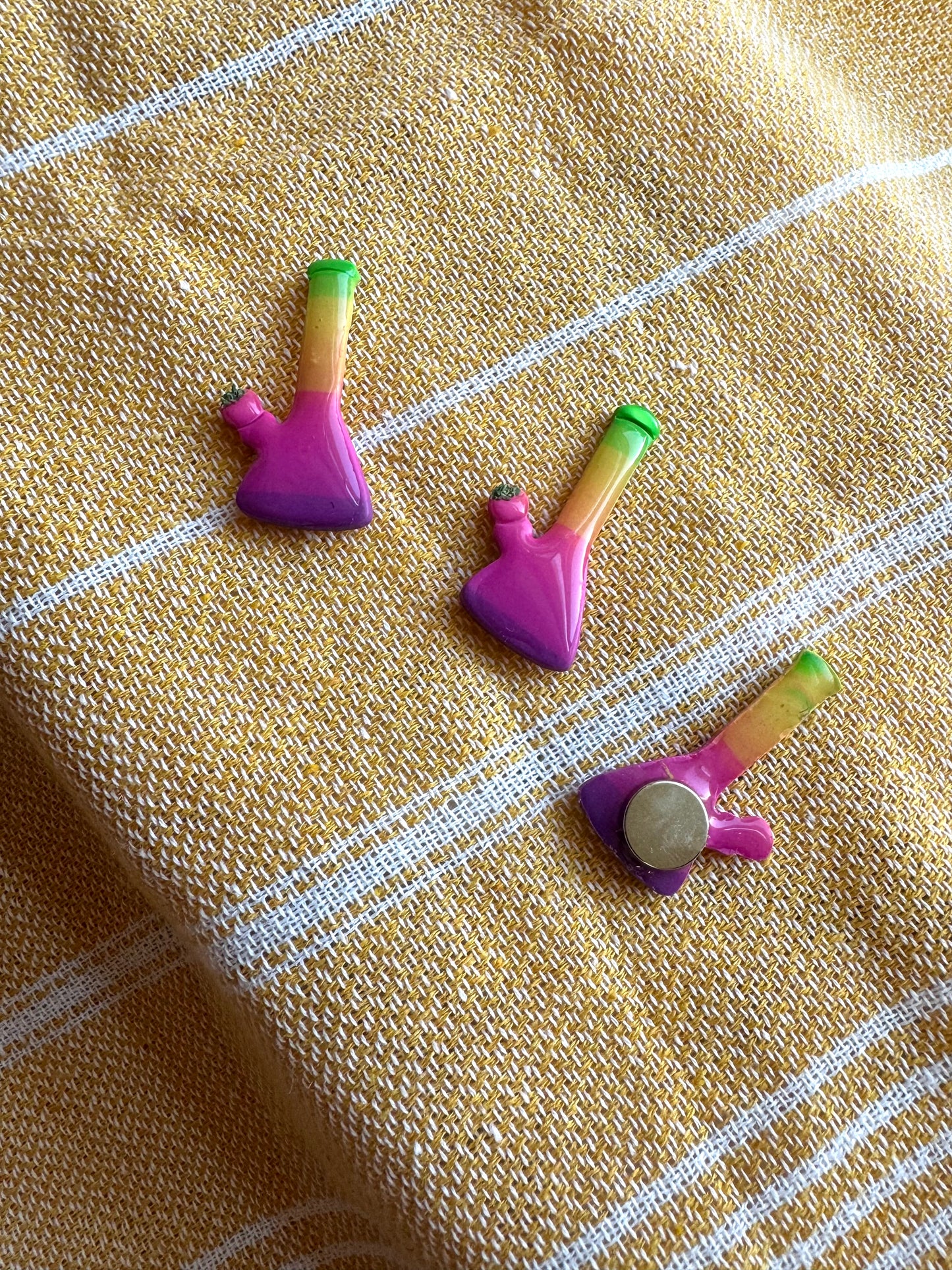 *NEW* Neon Rainbow Bong Magnets